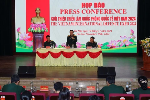 Lors de la conférence de presse organisée dans la matinée du 19 novembre par le ministère de la Défense, à Hanoï.. Photo : Journal Tin Tuc/VNA