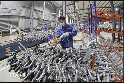 El producto interno bruto regional (PIBD) de Hanoi en el primer semestre de 2024 aumentará un 6%. (Foto: VNA)