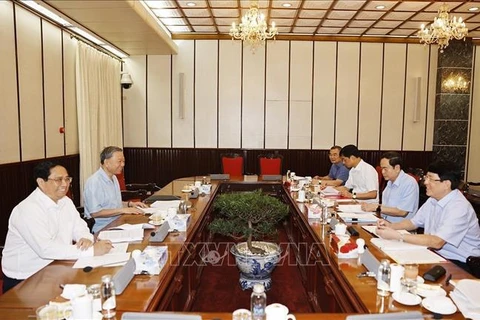 El secretario general del PCV y presidente, To Lam, preside la reunión. (Foto_ VNA)