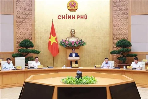 El primer ministro Pham Minh Chinh habla en la reunión. (Foto: VNA)