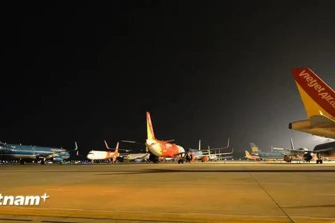 Los aeropuertos operarán vuelos nocturnos durante el Año Nuevo Lunar. (Foto: VNA)