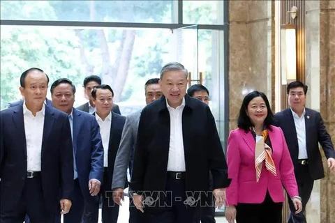 El secretario general del Partido Comunista de Vietnam (PCV), To Lam, se reúne con los dirigentes principales de Hanoi. (Foto: VNA)