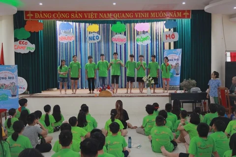 Grâce au camp d’été Ecocamp 2024, ces enfants sourds ont eu l’occasion de faire des choses qu'ils n'ont peut-être jamais faites auparavant. Photo : CVN