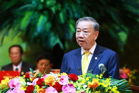 Le secrétaire général du Parti et président vietnamien To Lam prend la parole au 10e Congrès national du Front de la Patrie du Vietnam pour le mandat 2024-2029. Photo : VNA