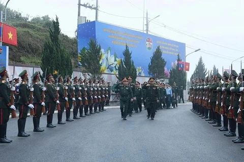 Répétition générale du 2e Échange d’amitié de la défense frontalière Vietnam-Laos au poste-frontier de Pahang. Photo : journal "Quân đội Nhân dân"