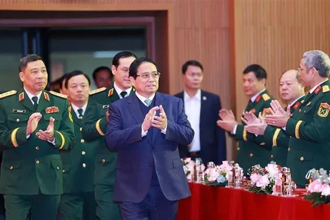 Le Premier ministre Pham Minh Chinh à l'Académie de la Défense. Photo : VNA