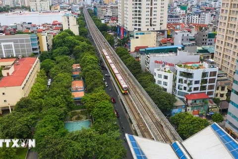 Train runs on Nhon-Hanoi Station metro line (Photo: VNA)