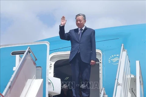 State President To Lam arrives at the Phnom Penh International Airport (Photo: VNA)