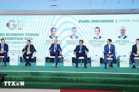 Experts talk about energy transition cooperation at the Green Economy Forum and Exhibition 2024. (Photo: VNA)