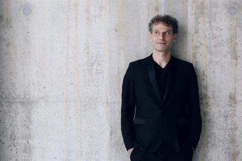 French conductor and pianist David Greilsammer will host a concert tour titled “Un Vogaye avec Satie” (A Journey with Satie) across Vietnam from June 18 to 29. (Photo courtesy of French Institute in Việt Nam) 