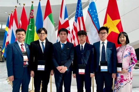 A group photo of the Vietnamese national team to the International Biology Olympiad (IBO) 2024 (Source: Vietnam's Ministry of Education and Training)