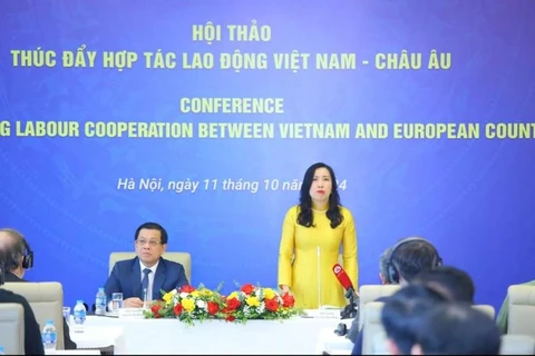 La viceministra de Relaciones Exteriores, Le Thi Thu Hang, habla en el evento (Foto: dantri.com.vn)