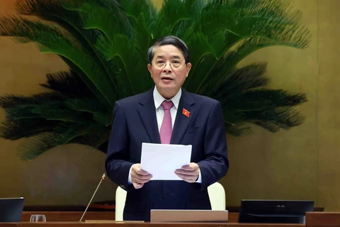 Le vice-président de l'Assemblée natonale Nguyen Duc Hai préside la séance de débat du développement socio-économique et du budget d’Etat. Photo: VNA