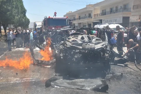 Véhicule détruit après une frappe aérienne israélienne à Al-Khyara, Liban, le 22 juin 2024. Photo: Xinhua/VNA