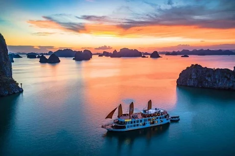 A cruise ship floating on Ha Long Bay (Photo: VNA)