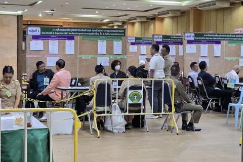 At a polling station in Bangkok (Photo: VNA)