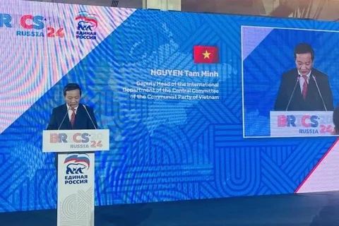 Nguyen Minh Tam, deputy head of the Party Central Committee’s Commission for External Relations, speaks at the event. (Photo: VNA)