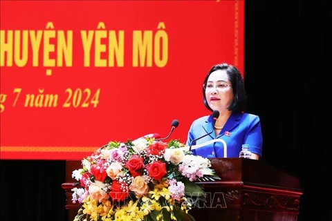 NA Vice Chairwoman Nguyen Thi Thanh speaks at a meeting with voters in Yen Mo district. (Photo: VNA)