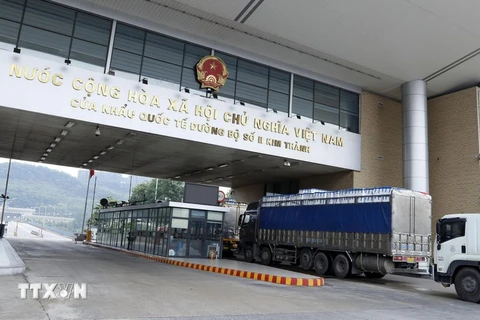 At the Kim Thanh International Road Border Gate No. 2 (Photo: VNA)