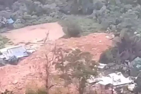 A landslide buries a gold mine in East Suawa district, Bone Bolango regency, Gorontalo province on July 7. 9Photo: jakartaglobe.id) 