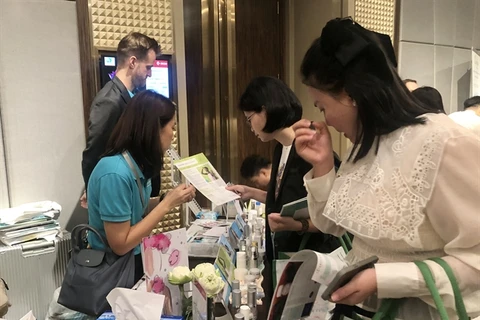 A wide range of cosmetic ingredients are introduced at the 2024 Beauty Show in HCM City on July 5. The beauty and cosmetics industry experience a huge surge in the use of AI (Phot: VNA)