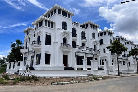 Villas in a project in Hanoi. New villas in high-end market projects showed prices increasing by 9 percent quarter-on-quarter, according to Savills. (Photo: VNA)