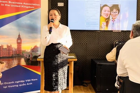 A VBUK member speaks at the meeting (Photo: VNA)