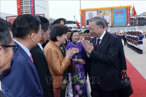 President To Lam on July 13 afternoon leaves Phnom Penh, concluding his successful state visit to Cambodia (Photo:VNA)