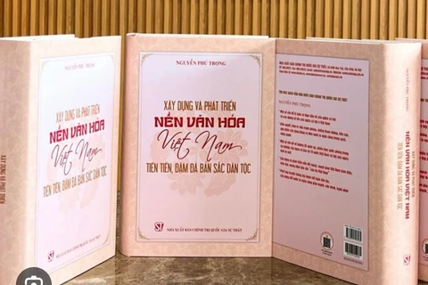 The book on building and developing an advanced Vietnamese culture imbued with national identity (Photo: hanoimoi.vn)