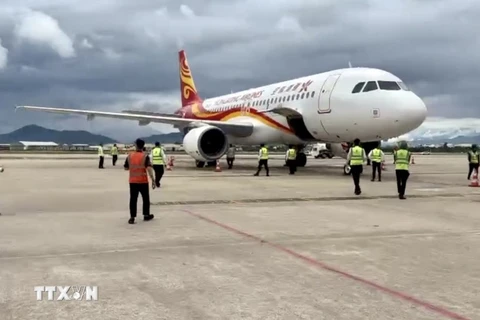 Flight HX548 lands at Da Nang International Airport (Photo: VNA)
