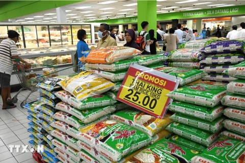 Rice on sale at a supermarket in Penang, Malaysia (Photo: AFP/VNA)