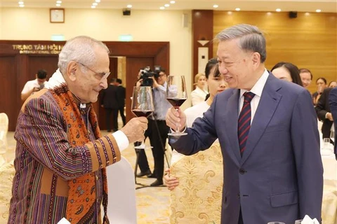 President To Lam (right) on August 1 hosts a banquet in honour of Timor-Leste President José Ramos-Horta. (Photo: VNA)