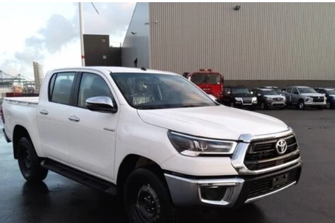 Illustrative image. The Lao government has announced a temporary halt on the import of 4-16 seater cars and pickup trucks from August 20 to December 31, 2024 (Photo: importomiauto.com)