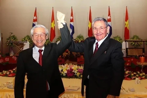 General Raul Castro Ruz, First Secretary of the Communist Party of Cuba’s Central Committee, President of the Council of State and Council of Ministers of Cuba, and Party General Secretary Nguyen Phu Trong (left) in a photo taken on July 8, 2012. (Photo: VNA)