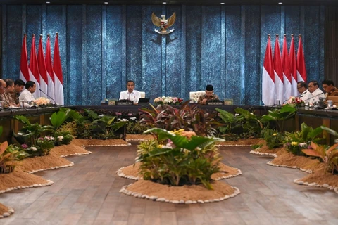 Indonesian President Joko Widodo chairs his first cabinet meeting in the planned new capital, Nusantara, on August 12. (Photo: Antara)