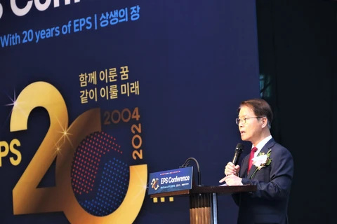 RoK Minister of Employment and Labor Lee Jung-sik speaks at the EPS Conference. (Photo: VNA)