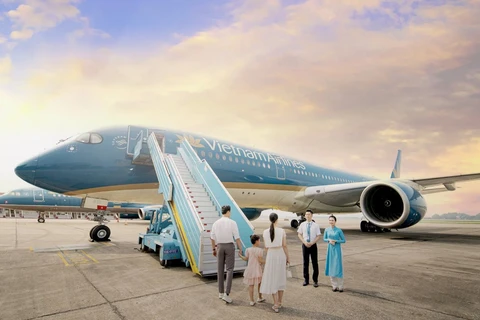 The national flag carrier Vietnam Airlines will offer half a million seats during National Day holidays. (Photo: VNA)