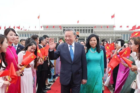 General Secretary of the Communist Party of Vietnam Central Committee and State President To Lam, his spouse and a high-level Vietnamese delegation wraps up a three-day state visit to China on August 20. (Photo: VNA)