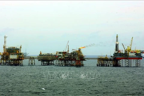 Drilling rigs at Bach Ho field (Illustrative image. Source: VNA)