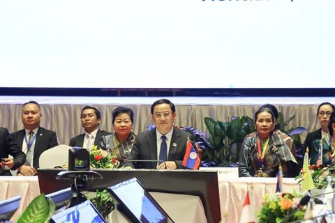 Lao Prime Minister Sonexay Siphandone speaks at the third ASEAN Women Leaders' Summit. (Photo: VNA)