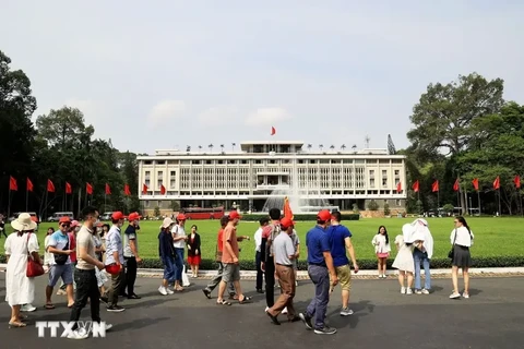 People visit Independence Palace in Ho Chi Minh City on the occasion of National Day. (Photo: VNA)