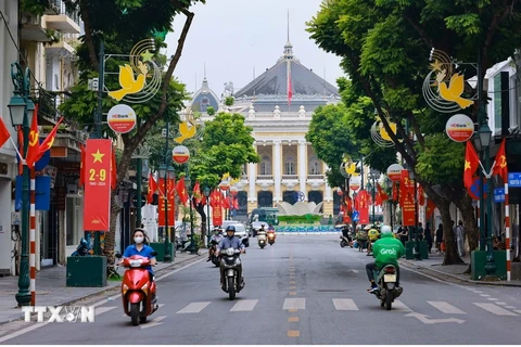 Hanoi's downtown area on the occasion of National Day. (Photo: VNA)