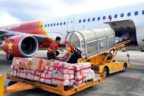 Vietjet will transport relief goods free of charge from both domestic and international donors to the typhoon-affected regions from now until September 20. (Photo: Vietjet Air)