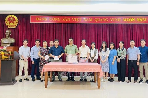 After the launching ceremony in Malaysia on September 12, the Vietnamese Embassy collects over 33 million VND (nearly 1,350 USD). (Photo: VNA)