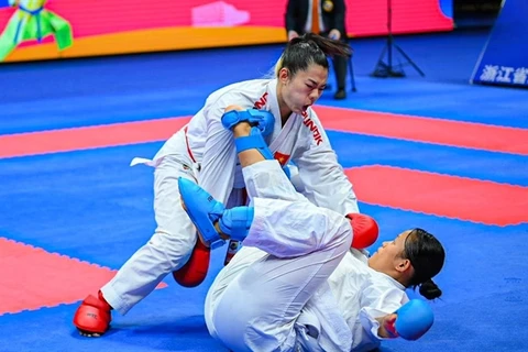 Nguyen Thi Ngoan of Vietnam cruises to victory in the women's kumite over-68kg, defeating Arika Gurung of Nepal 6-0 (Photo: AKF)