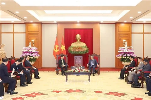 Party General Secretary and State President To Lam (right) receives Chang Ho-jin, Special Advisor on Foreign Affairs and Security to the President of the Republic of Korea, in Hanoi on October 15. (Photo: VNA)