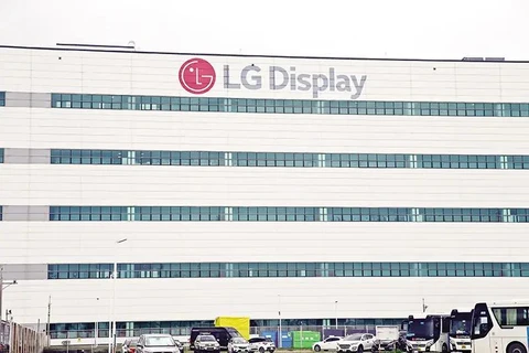 LG Display will inject another 1 billion USD into its project, raising the total investment to 5.65 billion USD to produce high-tech OLED screens. (Photo: baodautu.vn)