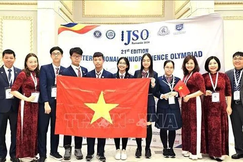 The Vietnamese delegation at the 21st International Junior Science Olympiad (IJSO) in Romania. (Photo: VNA)