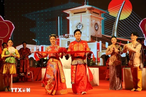 Ethnic artists promote Vietnam's rich cultural folklore