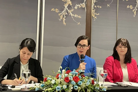 Under Secretary for Trade and Foreign Agricultural Affairs Alexis Taylor (Centre) speaks at the press briefing. Photo: VNA